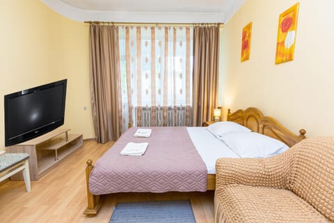 Bed, TV and multimedia, Photo of the whole room