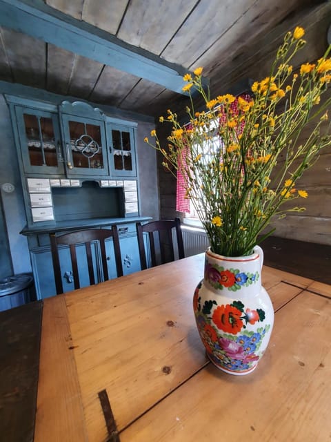 Dining area, Meals