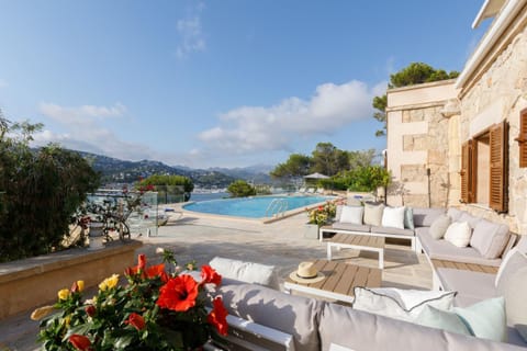 View (from property/room), Balcony/Terrace, Mountain view, Pool view, Swimming pool