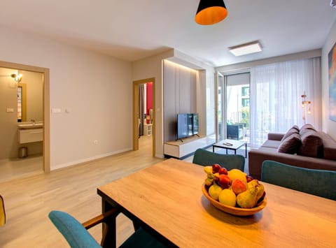 Living room, Dining area