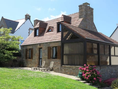 Maison bretonne avec jardin à 50m de la baie Ste Anne - FR-1-368-252 House in Trégastel