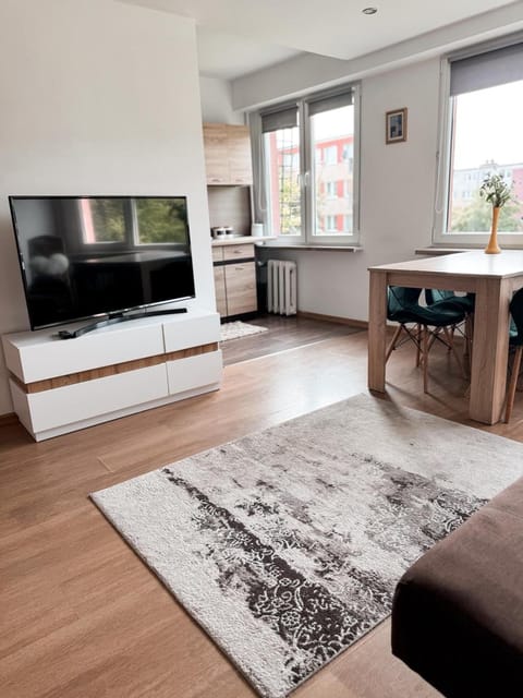 Communal lounge/ TV room, TV and multimedia, Seating area, Dining area