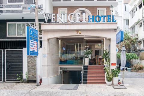Property building, Facade/entrance