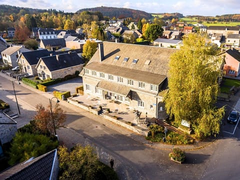 Property building, Neighbourhood, Location