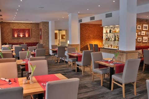 Restaurant/places to eat, Restaurant/places to eat