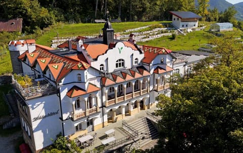 Property building, Day, Bird's eye view