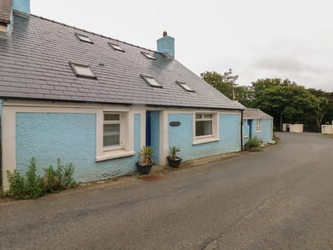 Pant y FFynnon House in Wales