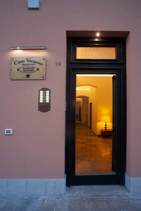 Facade/entrance, Internal: Not applicable to any particular room