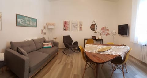 TV and multimedia, Seating area