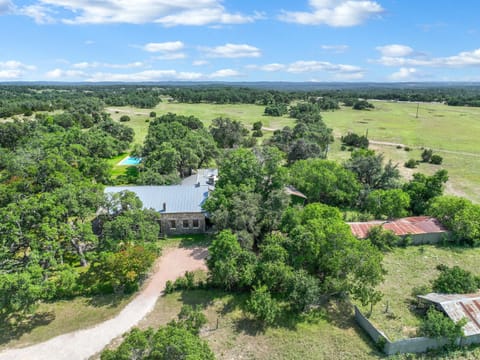 Live Oak Ranch House in Spring Branch