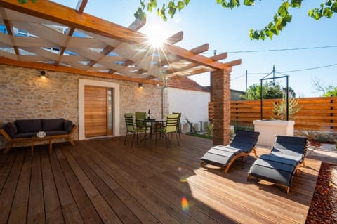 Patio, Seating area