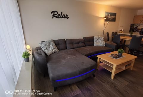 Bed, Living room, Decorative detail