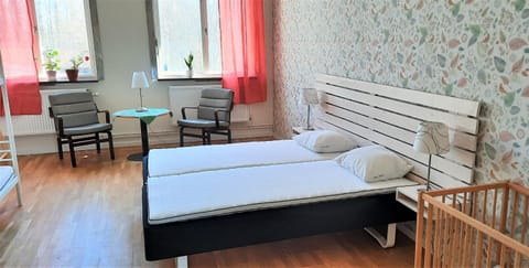 Bed, Photo of the whole room, Bedroom, cot