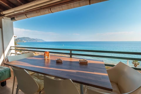 Natural landscape, View (from property/room), Balcony/Terrace, Sea view