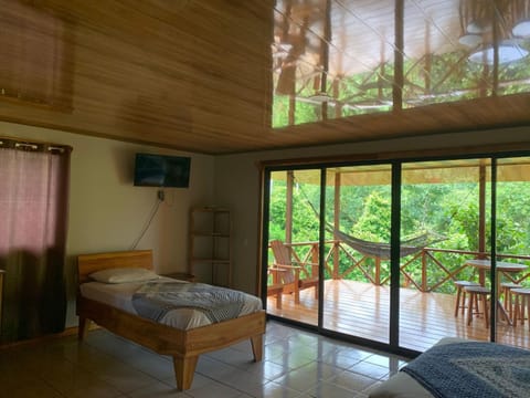 Bed, TV and multimedia, Balcony/Terrace, Bedroom