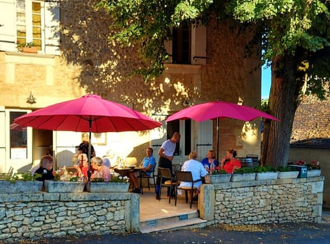 Patio, Restaurant/places to eat