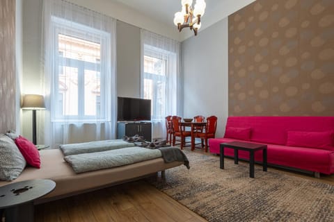 Bed, Living room