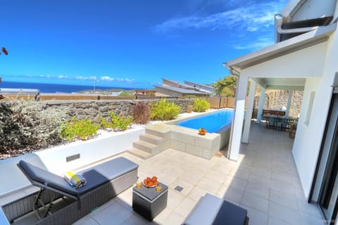 Property building, Patio, Pool view, Sea view, Swimming pool, sunbed