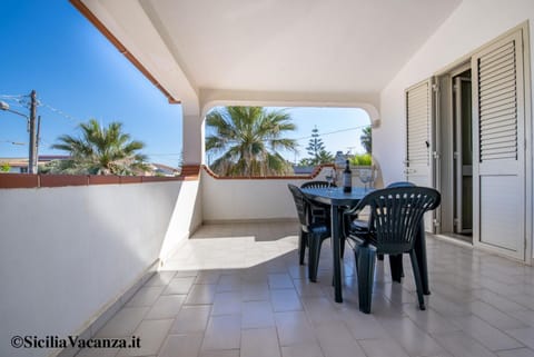 Patio, Balcony/Terrace, Food and drinks, Banquet/Function facilities, Food, Area and facilities, Drinks