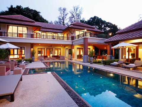 Property building, Patio, Swimming pool
