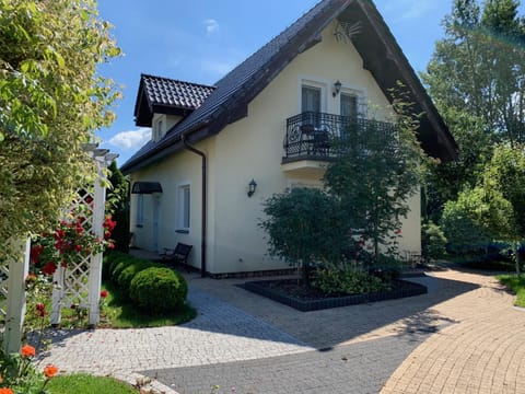 Property building, Facade/entrance, Garden