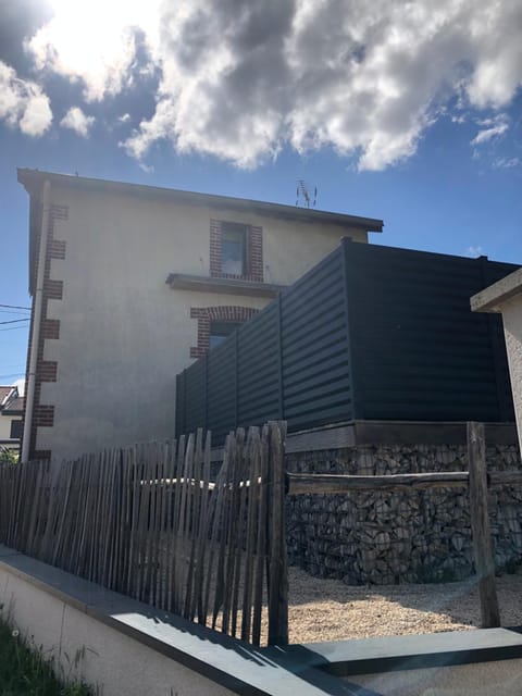 Gîte de chenieux House in Saint-Étienne