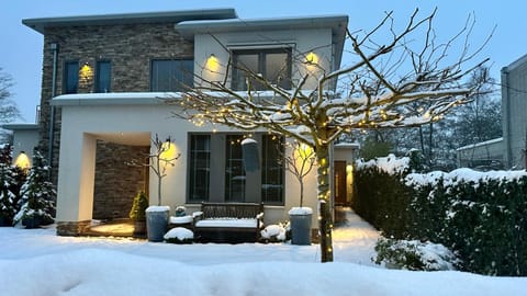 Property building, Winter