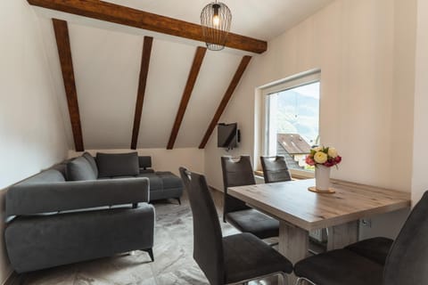 Living room, Seating area, Dining area, Mountain view, Street view