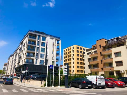 Grand Saharov Apartment in Varna