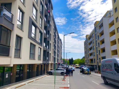 Grand Saharov Apartment in Varna