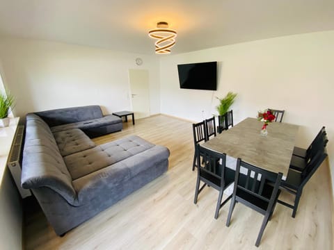 Communal lounge/ TV room, TV and multimedia, Living room, Seating area, Dining area, Evening entertainment
