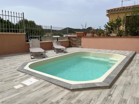 Hot Tub, Swimming pool, Swimming pool
