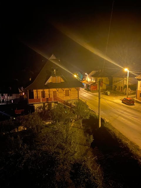 Property building, Neighbourhood