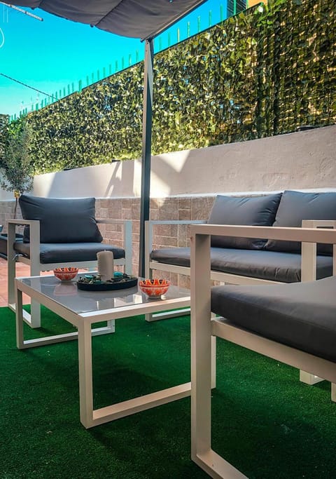 Property building, Patio, Bird's eye view, View (from property/room), Balcony/Terrace, Garden view