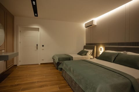 KOMPLEKSI ROYAL Hotel in Montenegro