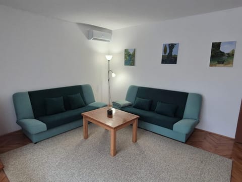 Apartman Pasarela - mirna lokacija u centru Apartment in Lika-Senj County