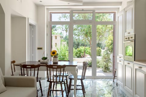 Dining area, Garden view