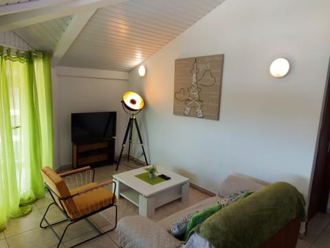 Communal lounge/ TV room, TV and multimedia, Living room