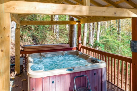 Horseshoe Bend House in Cherokee