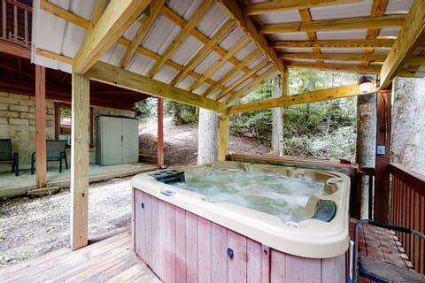 Horseshoe Bend House in Cherokee