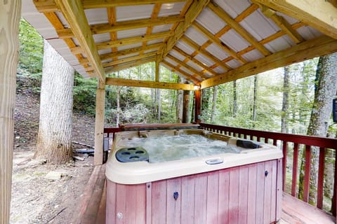 Horseshoe Bend House in Cherokee