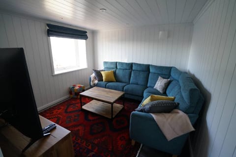 TV and multimedia, Seating area