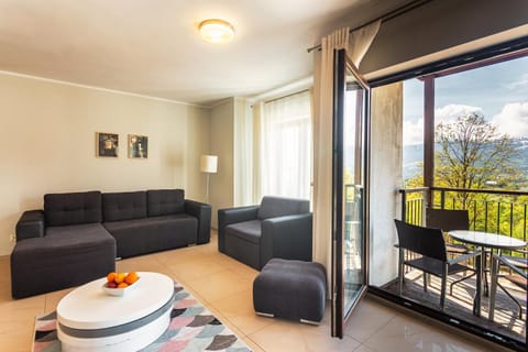 Patio, Natural landscape, View (from property/room), Balcony/Terrace, Living room, Seating area
