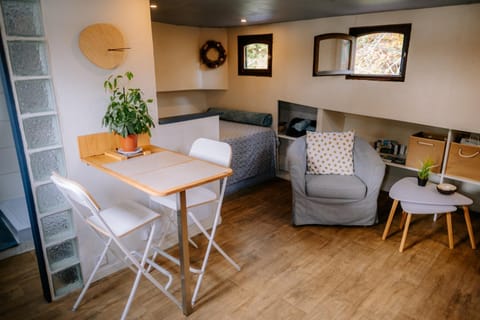 Studio sur l'eau - Bateau Diva Apartment in Île-de-France