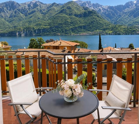 Day, Natural landscape, Bird's eye view, View (from property/room), View (from property/room), Balcony/Terrace, Lake view, Lake view, Mountain view, River view