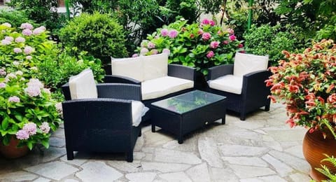 Garden, Seating area