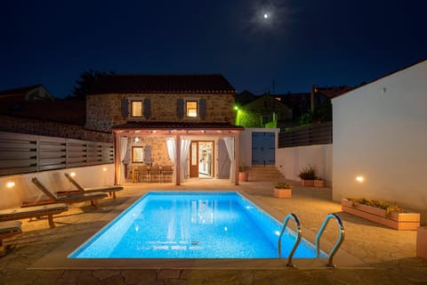 Night, Swimming pool