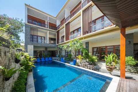 Property building, Day, Garden, View (from property/room), Balcony/Terrace, Garden view, Pool view, Swimming pool
