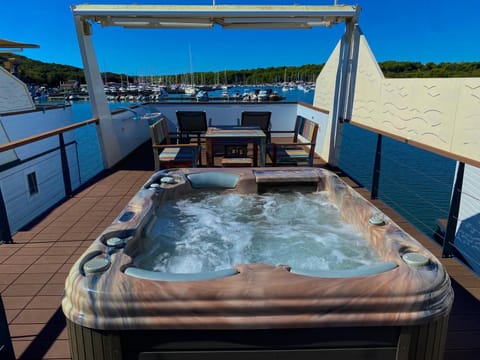 Hot Tub, Balcony/Terrace, Sea view