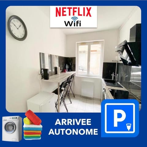 TV and multimedia, Coffee/tea facilities, Decorative detail, Seating area, hair dryier, heating, internet, microwave, stove, towels, washing machine, dryer, kitchen